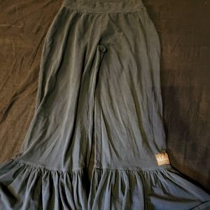 3/$30 Matilda Jane sz medium faded bluish gray pants